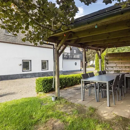 Haus Mit 12 Schlafzimmern, 8 Baeder بيت للعطل وينتربرغ