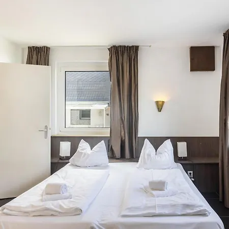 Haus Mit 12 Schlafzimmern, 8 Baeder بيت للعطل