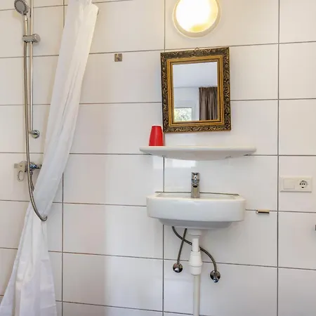 بيت للعطل Haus Mit 12 Schlafzimmern, 8 Baeder