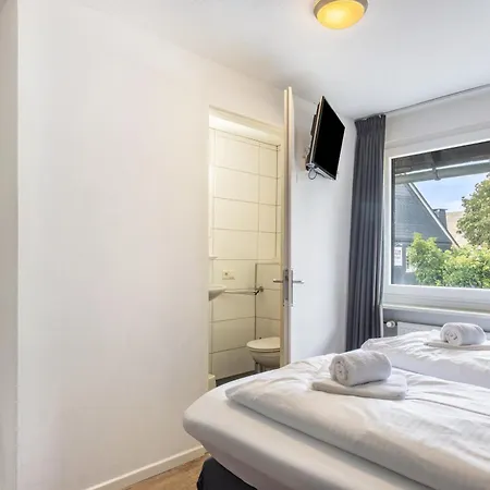 بيت للعطل Haus Mit 12 Schlafzimmern, 8 Baeder *