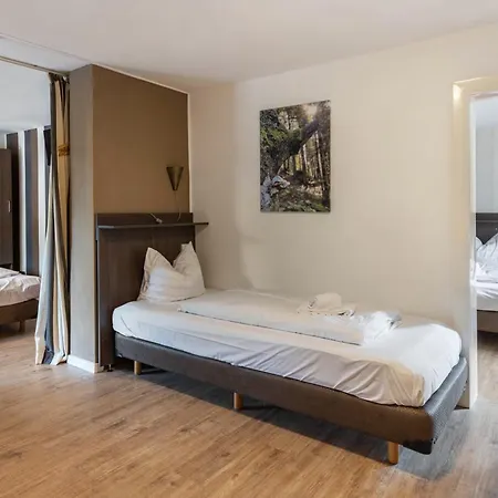 度假居 Haus Mit 12 Schlafzimmern, 8 Baeder