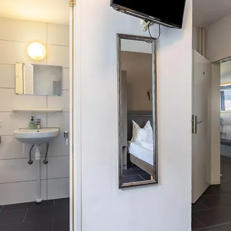 Haus Mit 12 Schlafzimmern, 8 Baeder بيت للعطل وينتربرغ