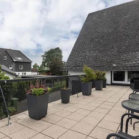 بيت للعطل Haus Mit 12 Schlafzimmern, 8 Baeder *